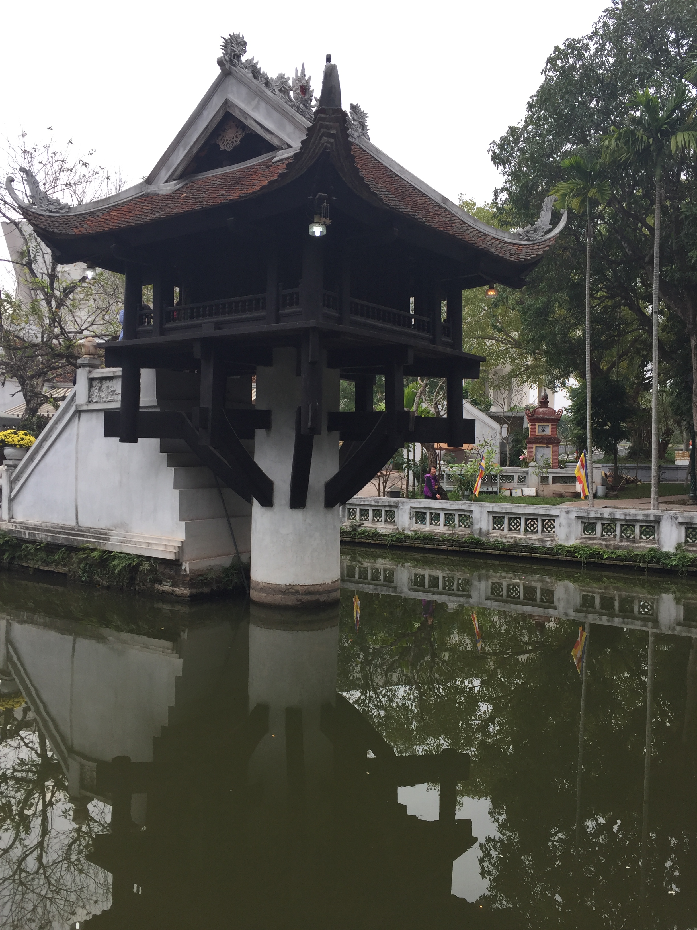 One pillar pagoda hanoi